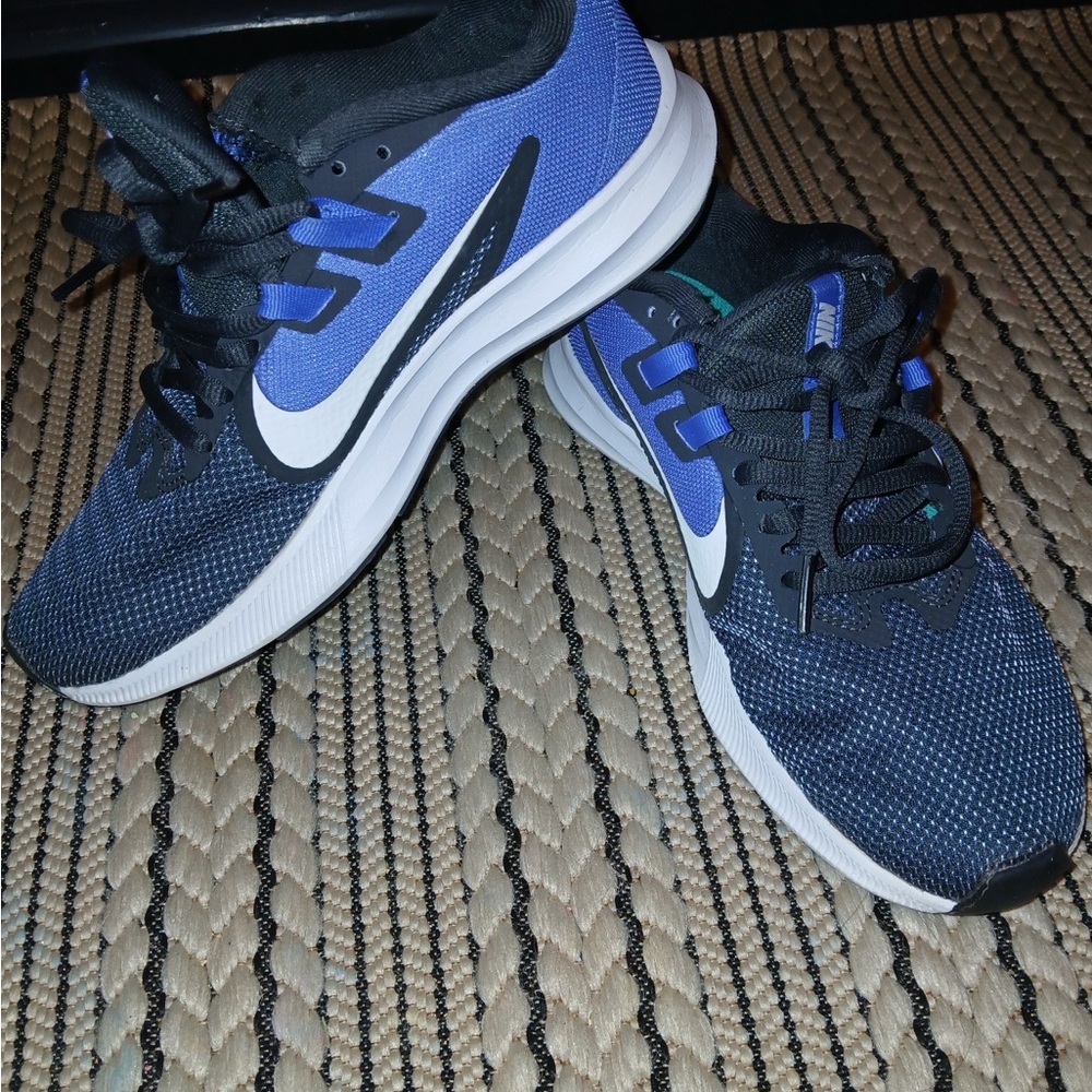 Nike Downshifter 9 Blue and Black Athletic Shoes with Mesh Upper